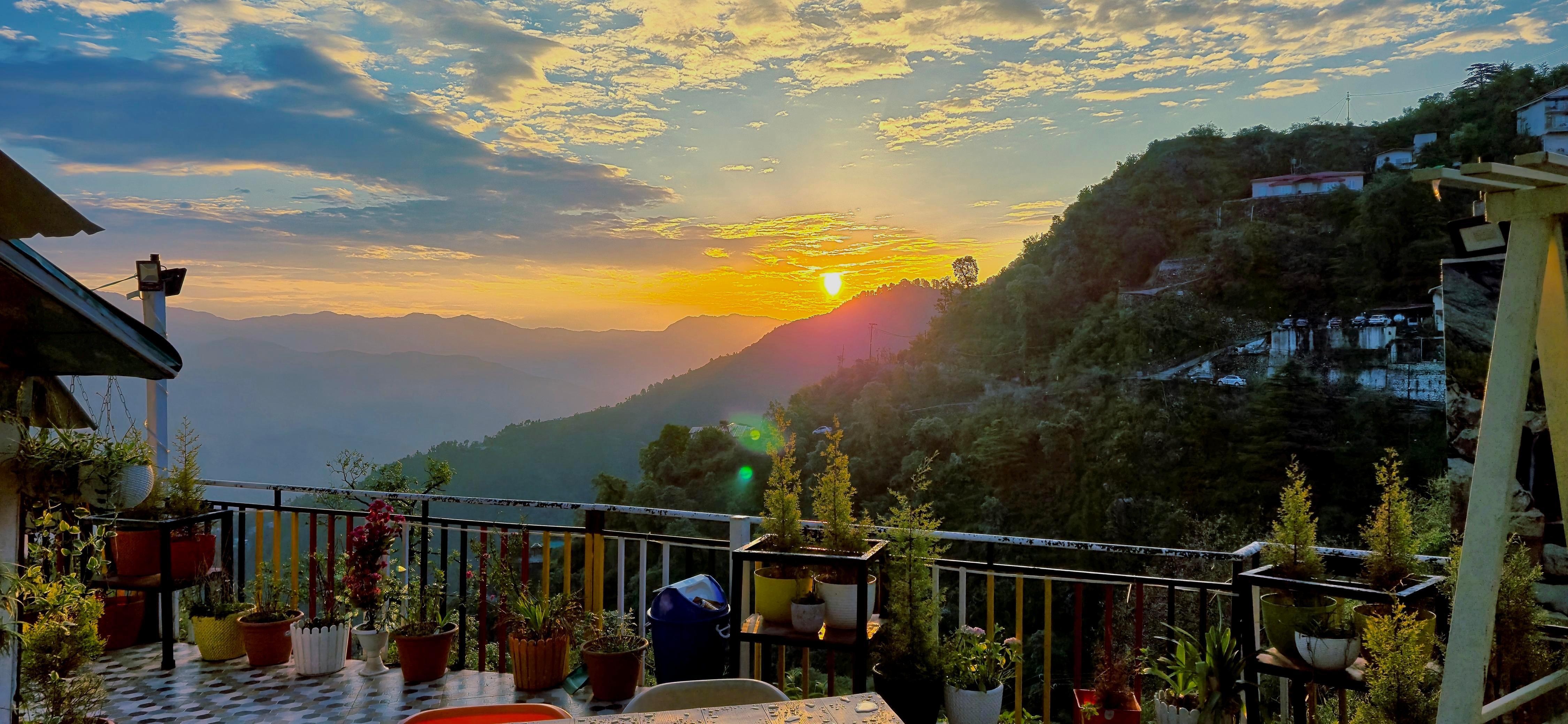 Rooms of Kasana Club Mussoorie | Overlooking Himalayas