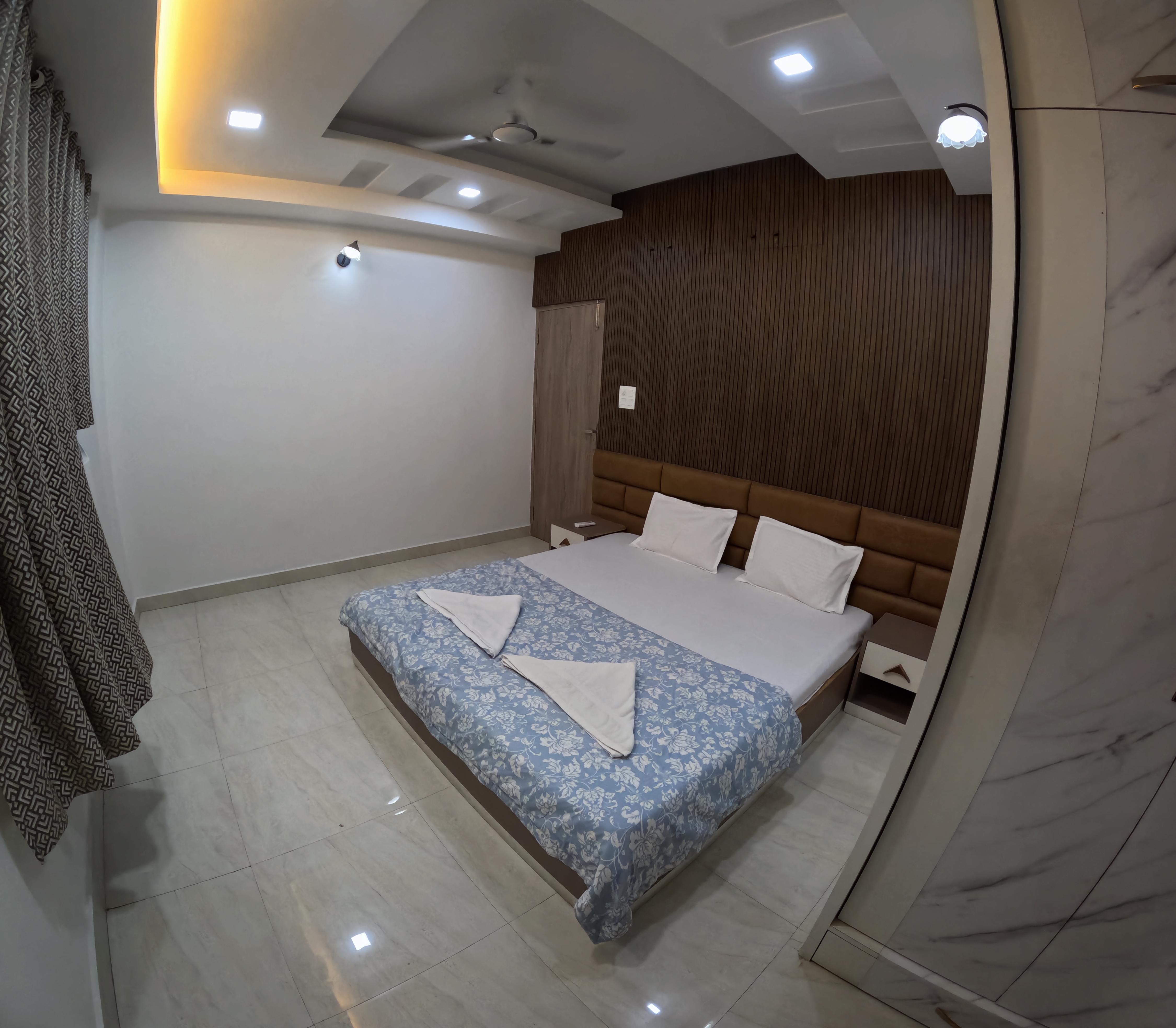 Flat in Varanasi - Tap to explore photos