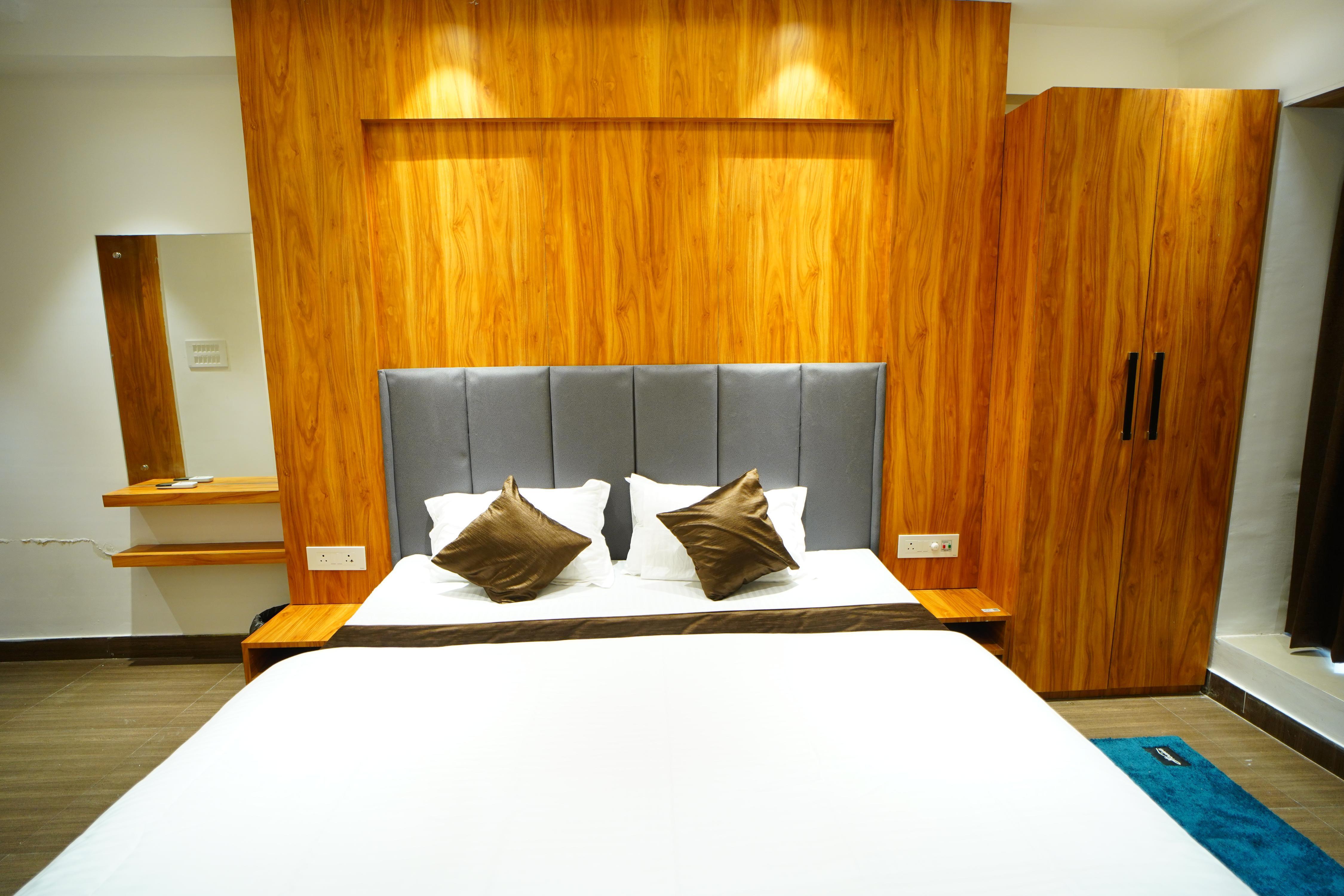 JRF Residency || Premium Rooms || 7 mins from Kolkata Airport Room Type - Super Deluxe Room 101