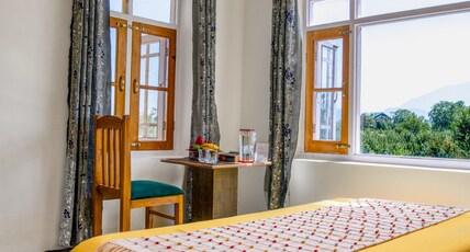 Yaarana Himalayan Nest Room Type - Mt. Sunshine View Room