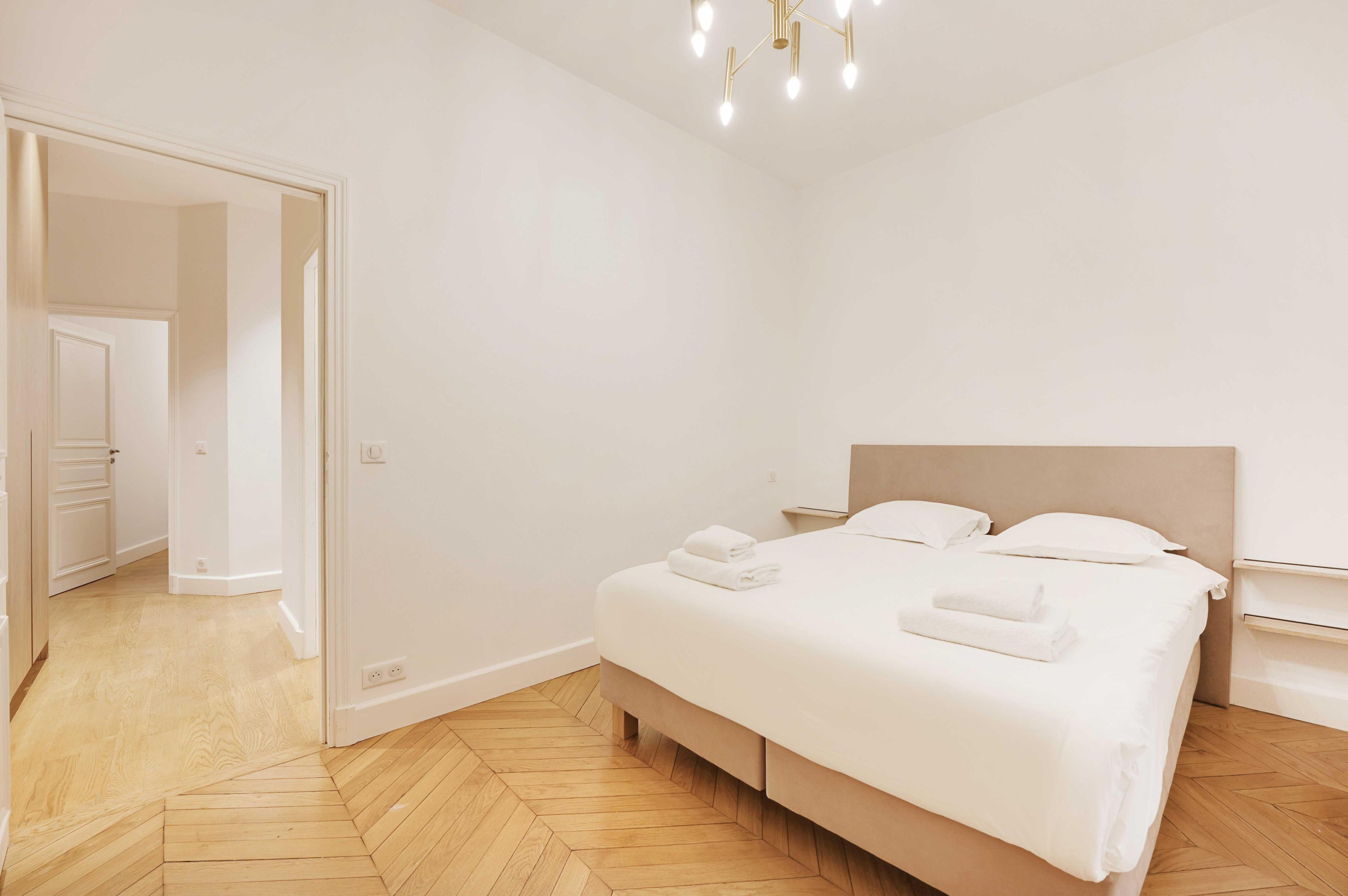 Superb apartment with terrace 2BR/4P Trocadero - Tap to explore photos