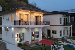 Alpine Manor 1 by Ebonystays