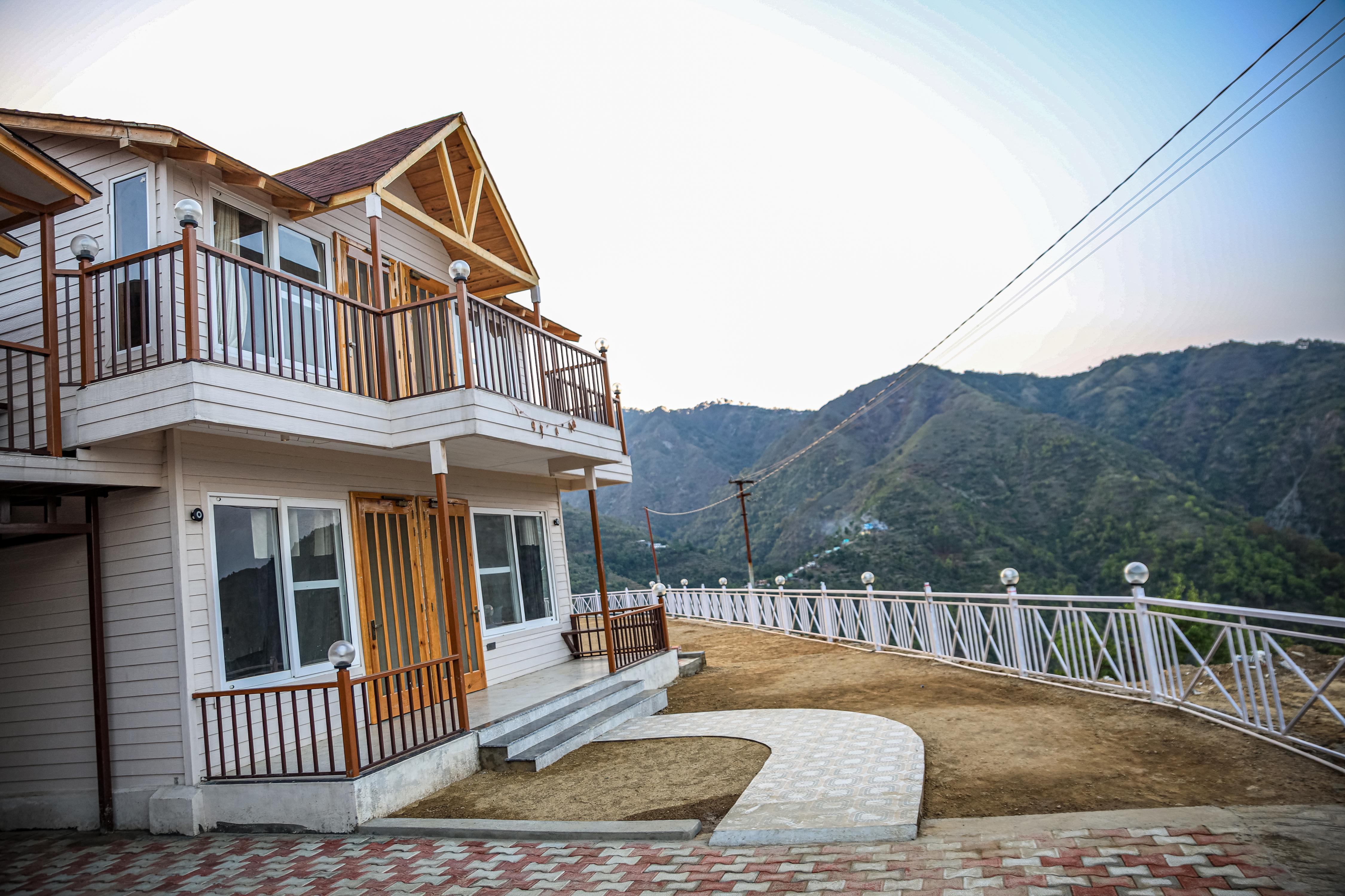 Jusgar Homestay 3BHK Villa| Lansdowne by Homeyhuts