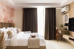 Lumi Stays - Luxurious Studio Apartments | 5 mins from Yashoda Medicity