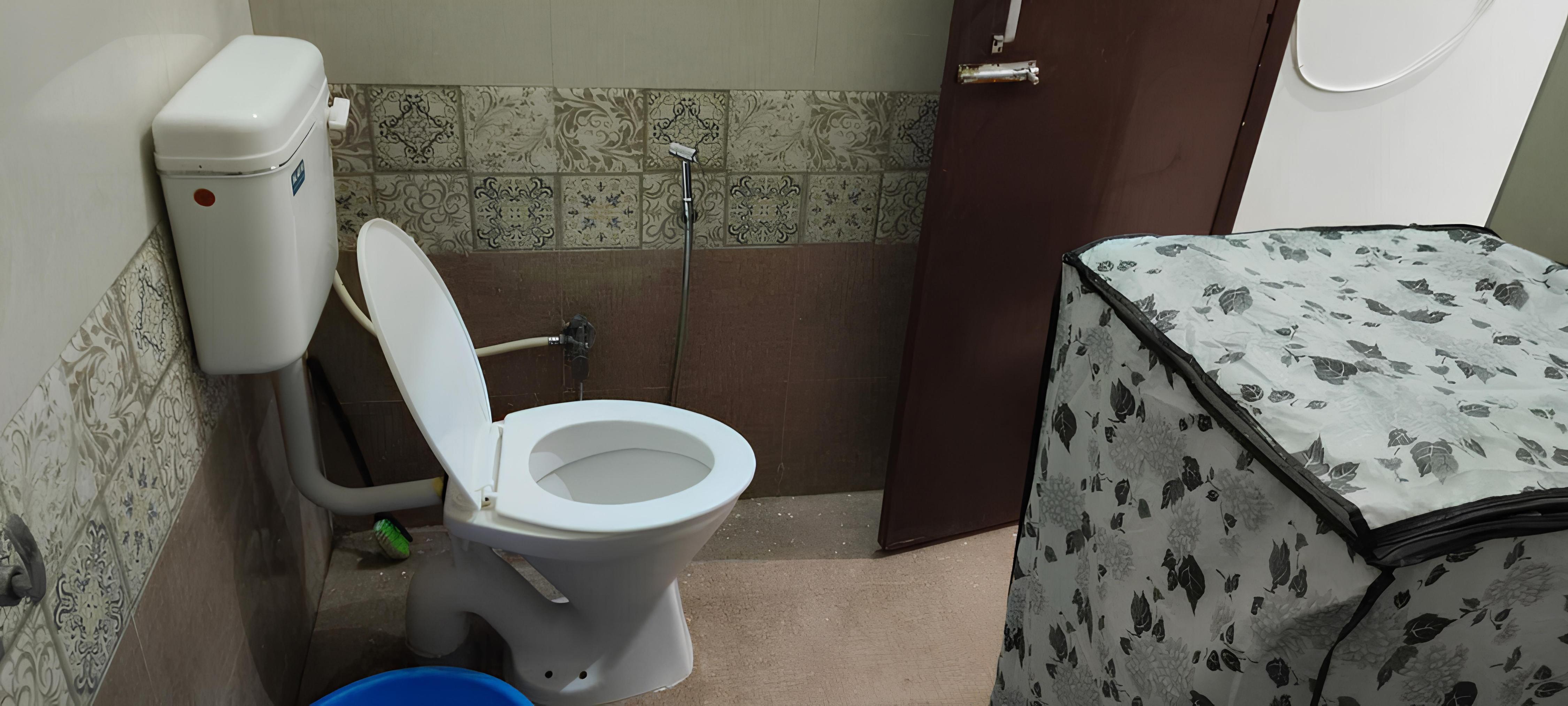 Atithi Home Stay Studio Room - Tap to explore photos