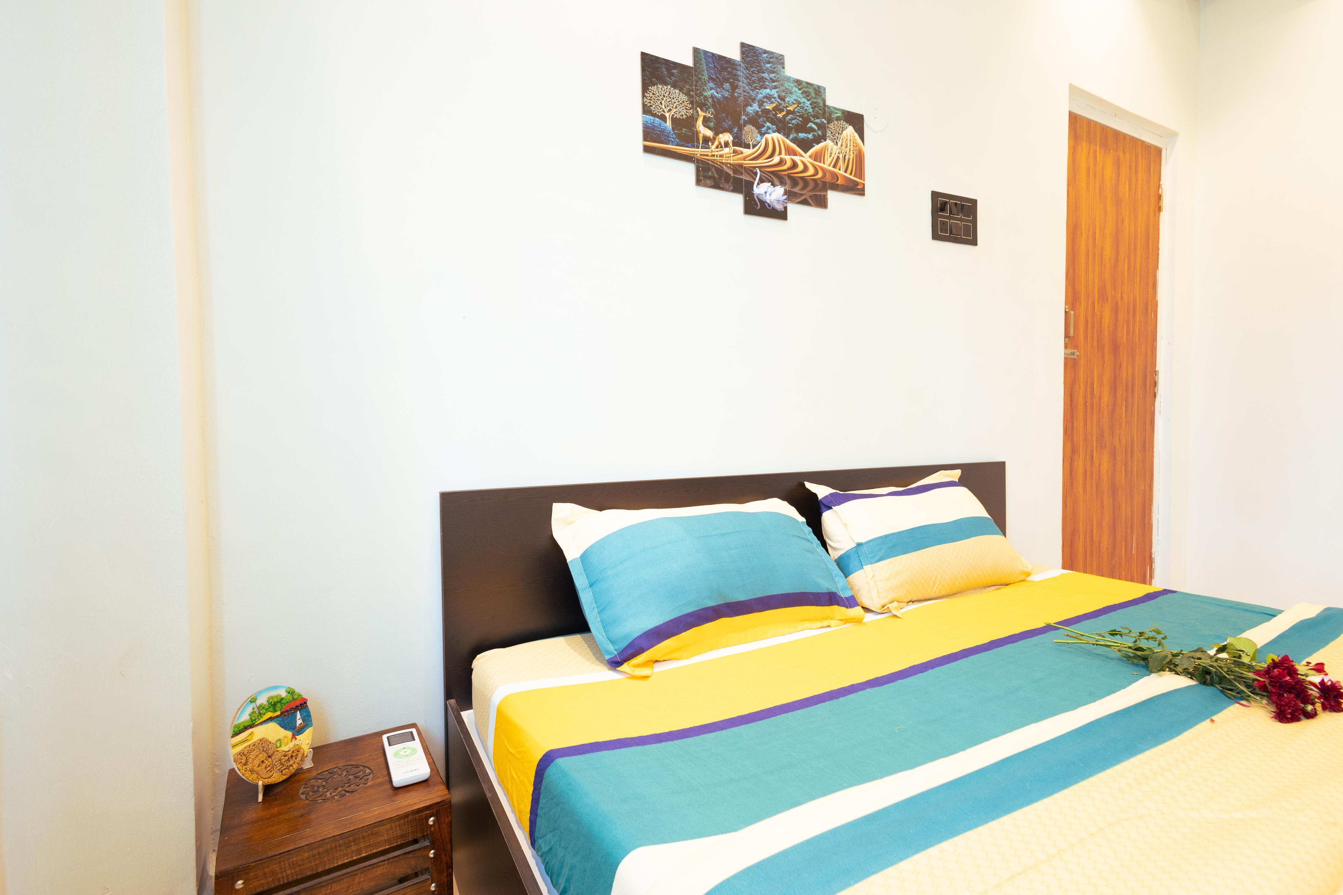 Spacious 1BHK w Balcony Pool View near Anjuna - Tap to explore photos