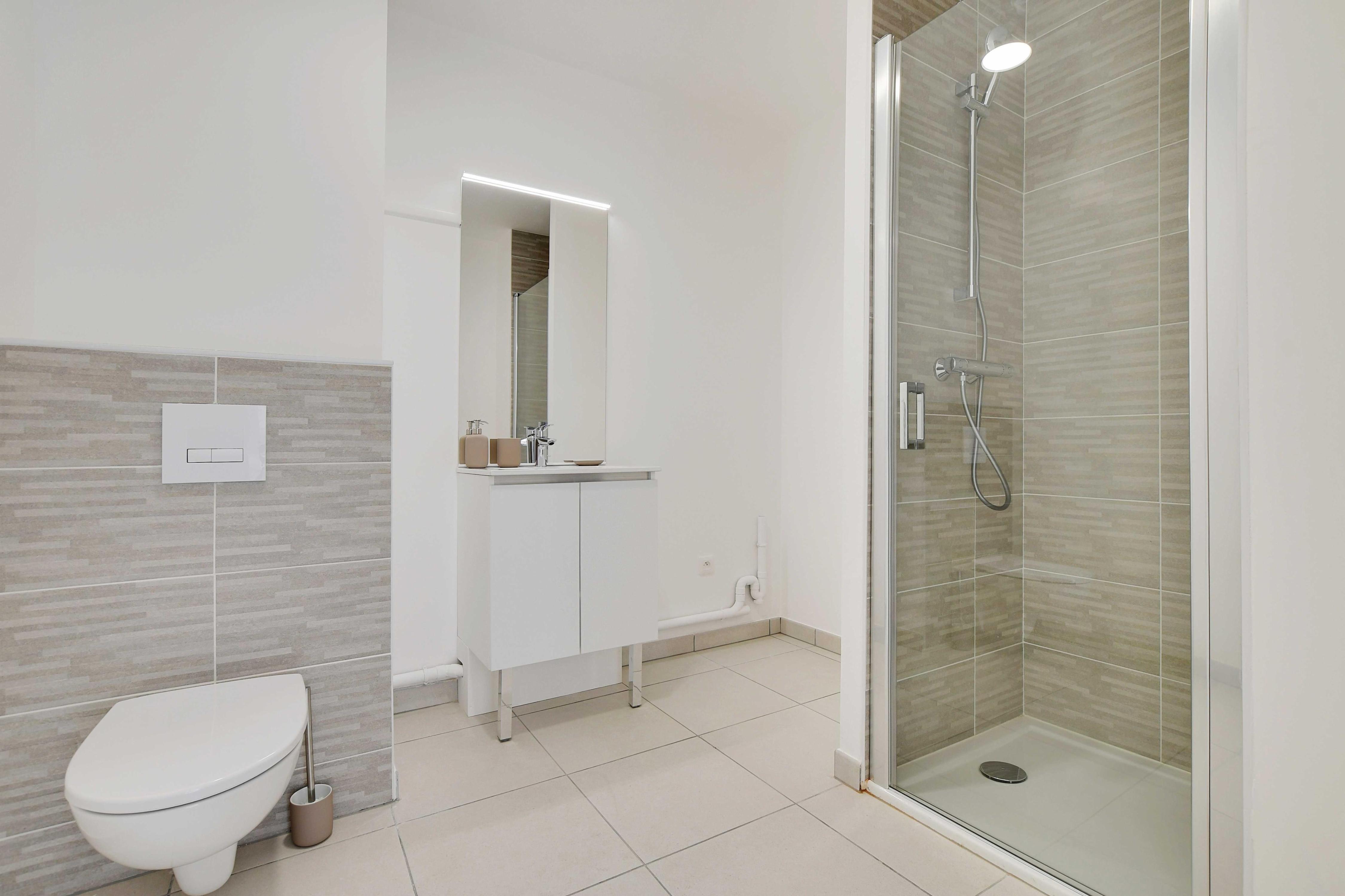 Elegant Appt - 1BDR/2P - Near Paris & La Defense - Tap to explore photos