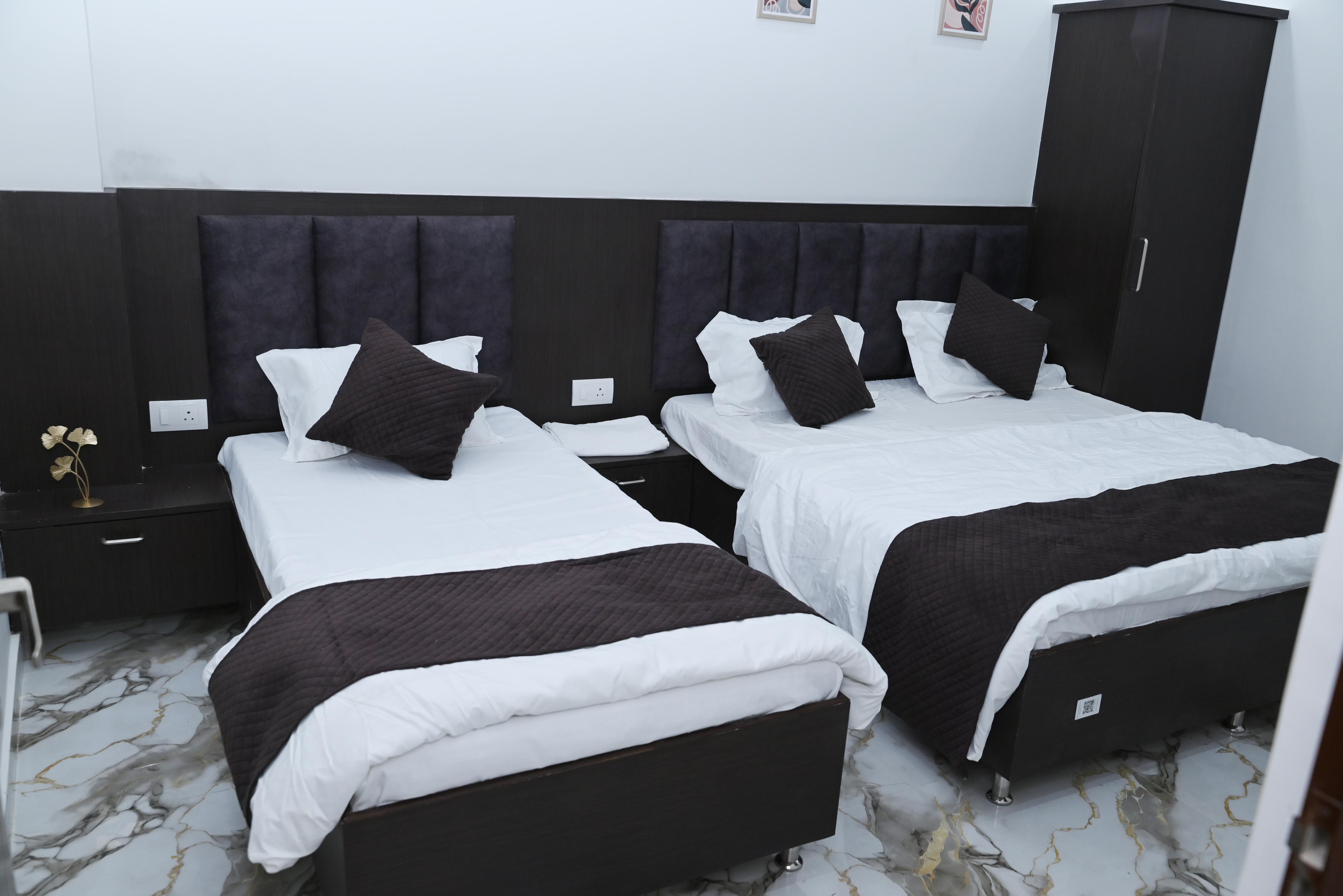 Shri Arpanam Home Stay Room Type - Family AC Room