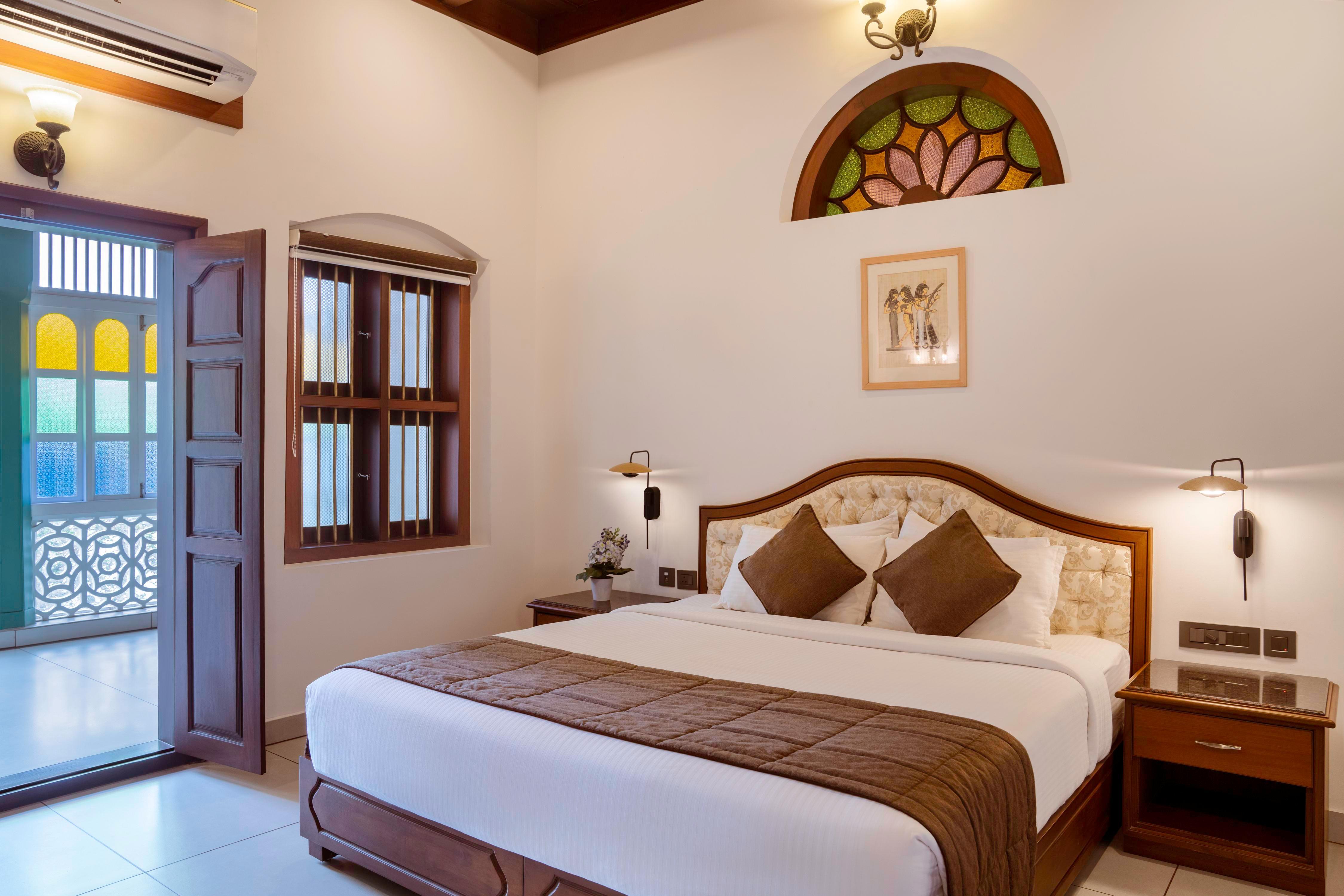 Villa de 1945 Luxury Ayurvedha & Heritage bungalow - Tap to explore photos