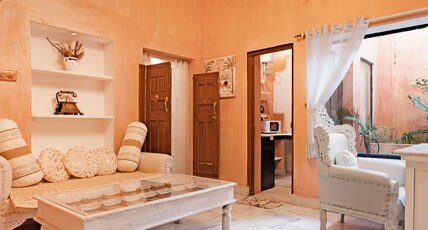 Misty BNB and Homestay - Pink City Room Type - The Pink City