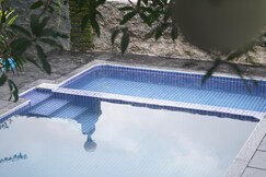 Stingary Woods Neral