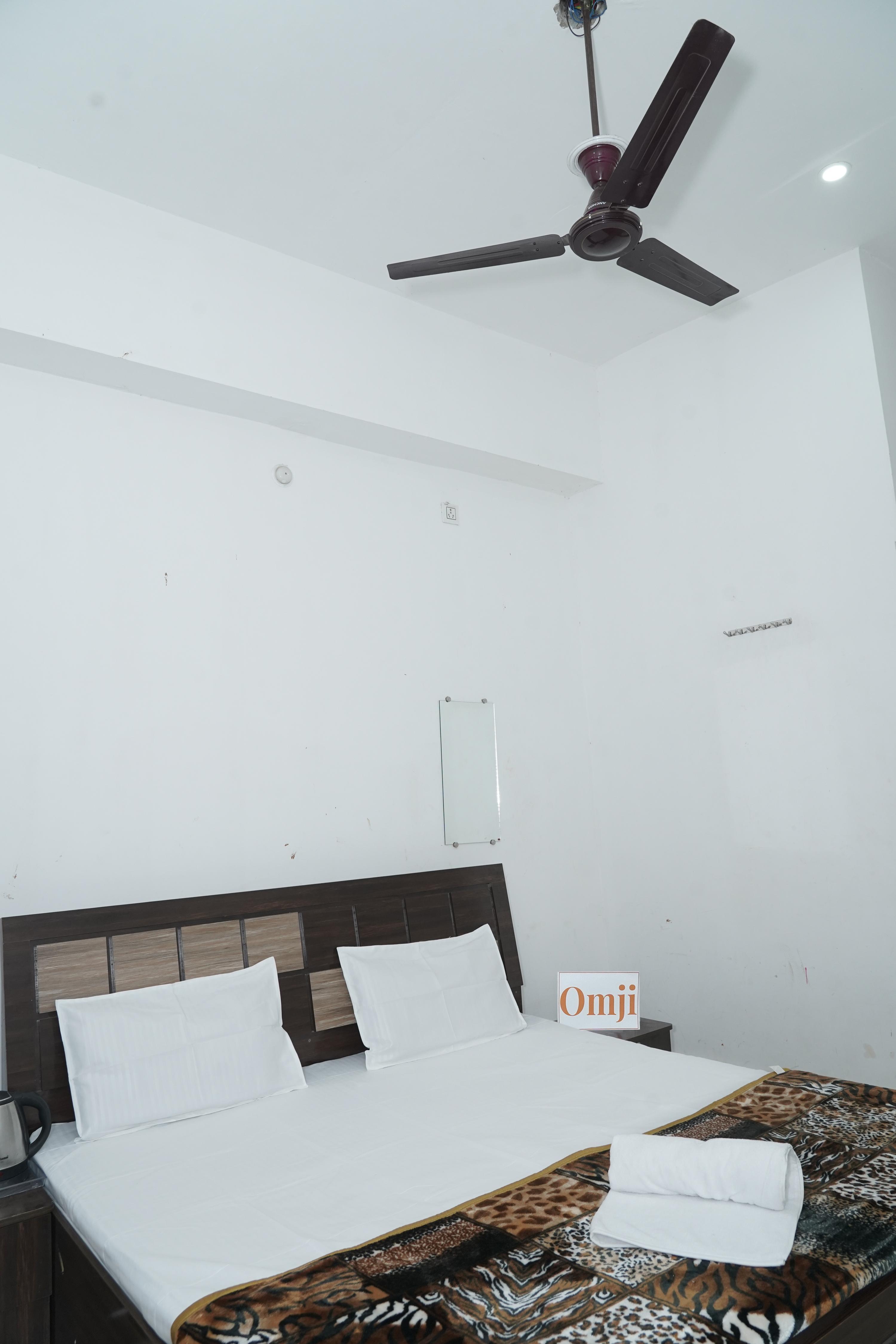Omji Ashram Varanasi | Near Jageshwar Mahadev Room Type - Deluxe Family Room