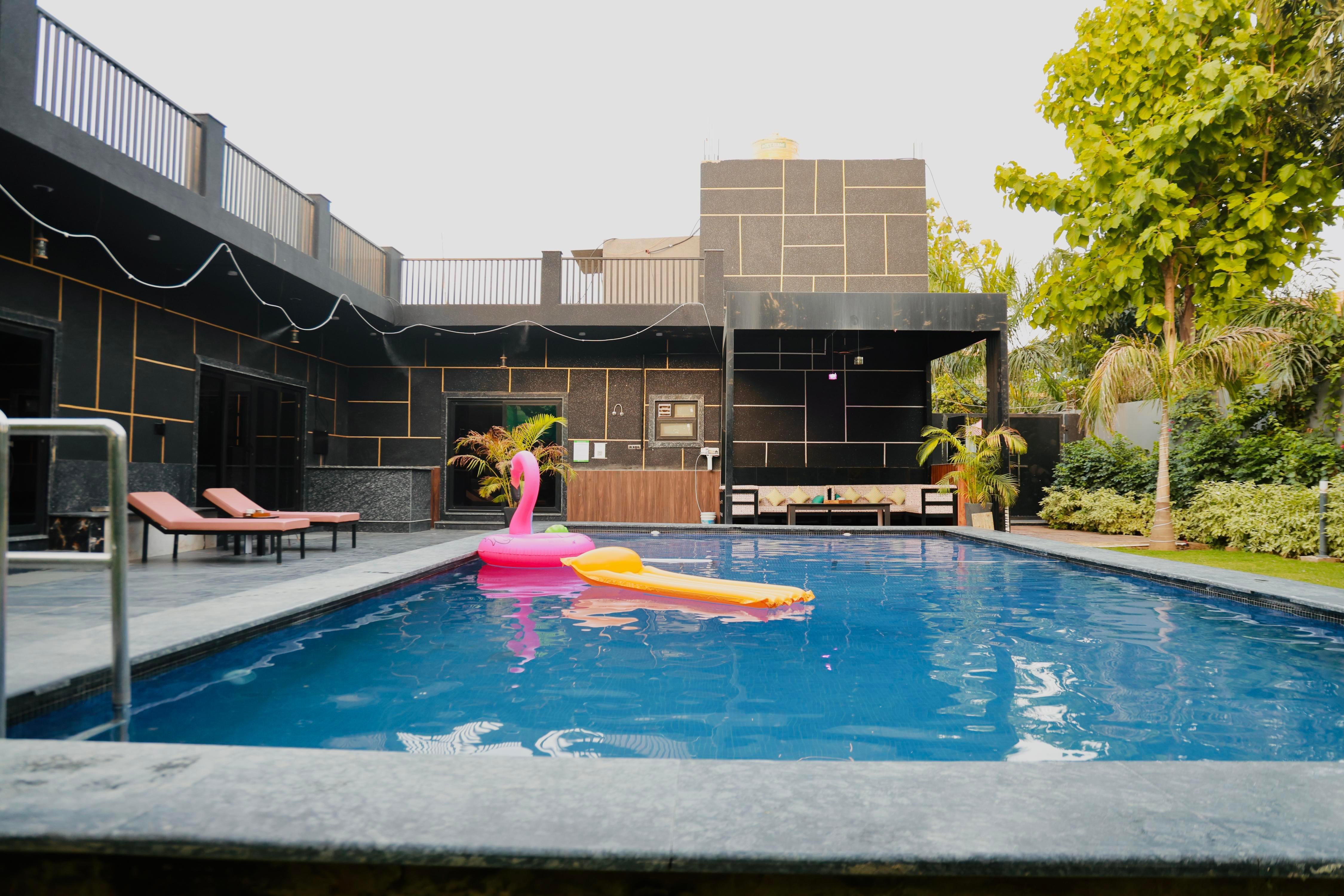 Eralya Farm - 4 BHK Farm with Pool - Tap to explore photos