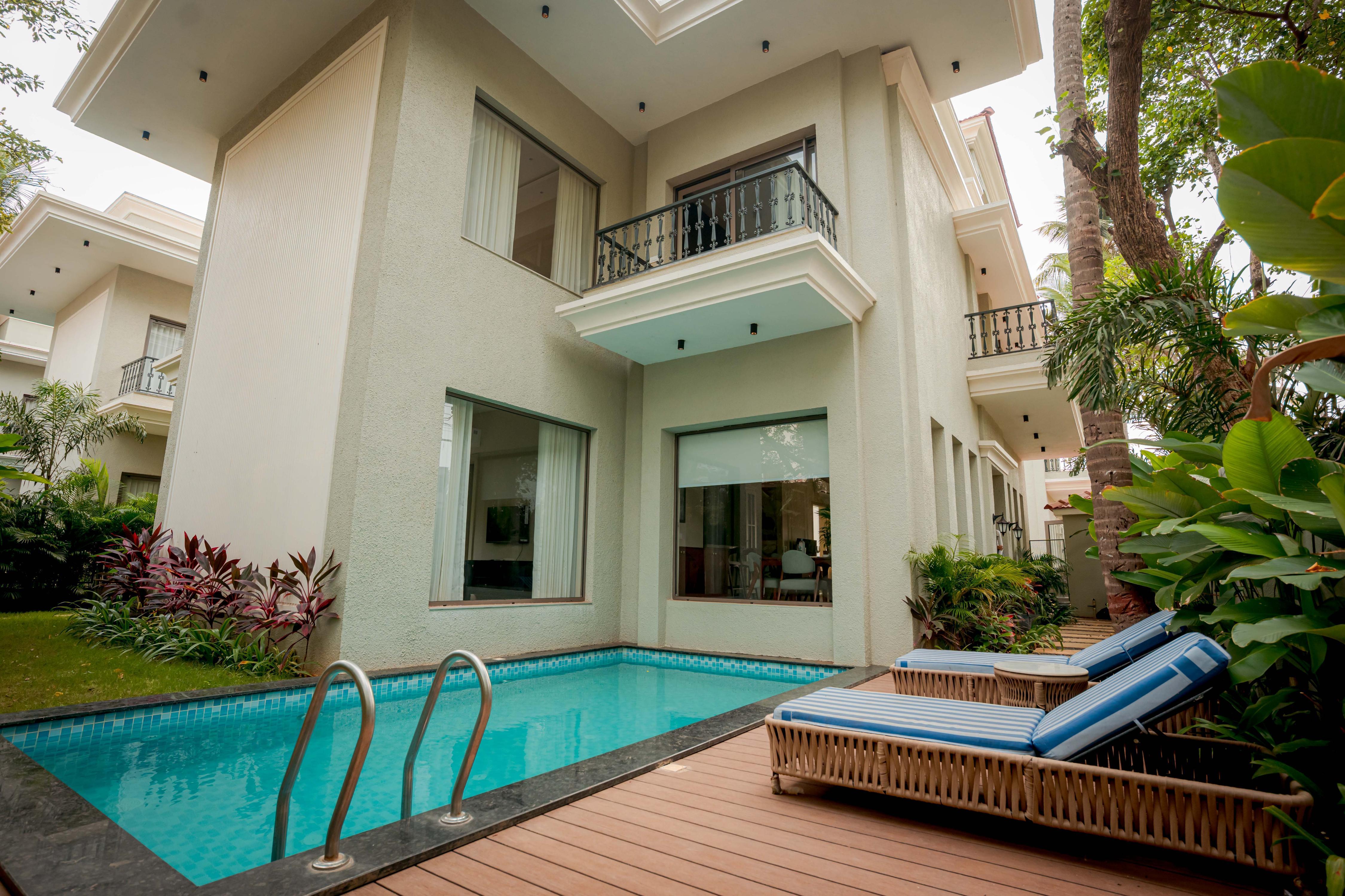 Luxury 4BHK Villa | Pvt Pool | Near Morjim Beach - Tap to explore photos