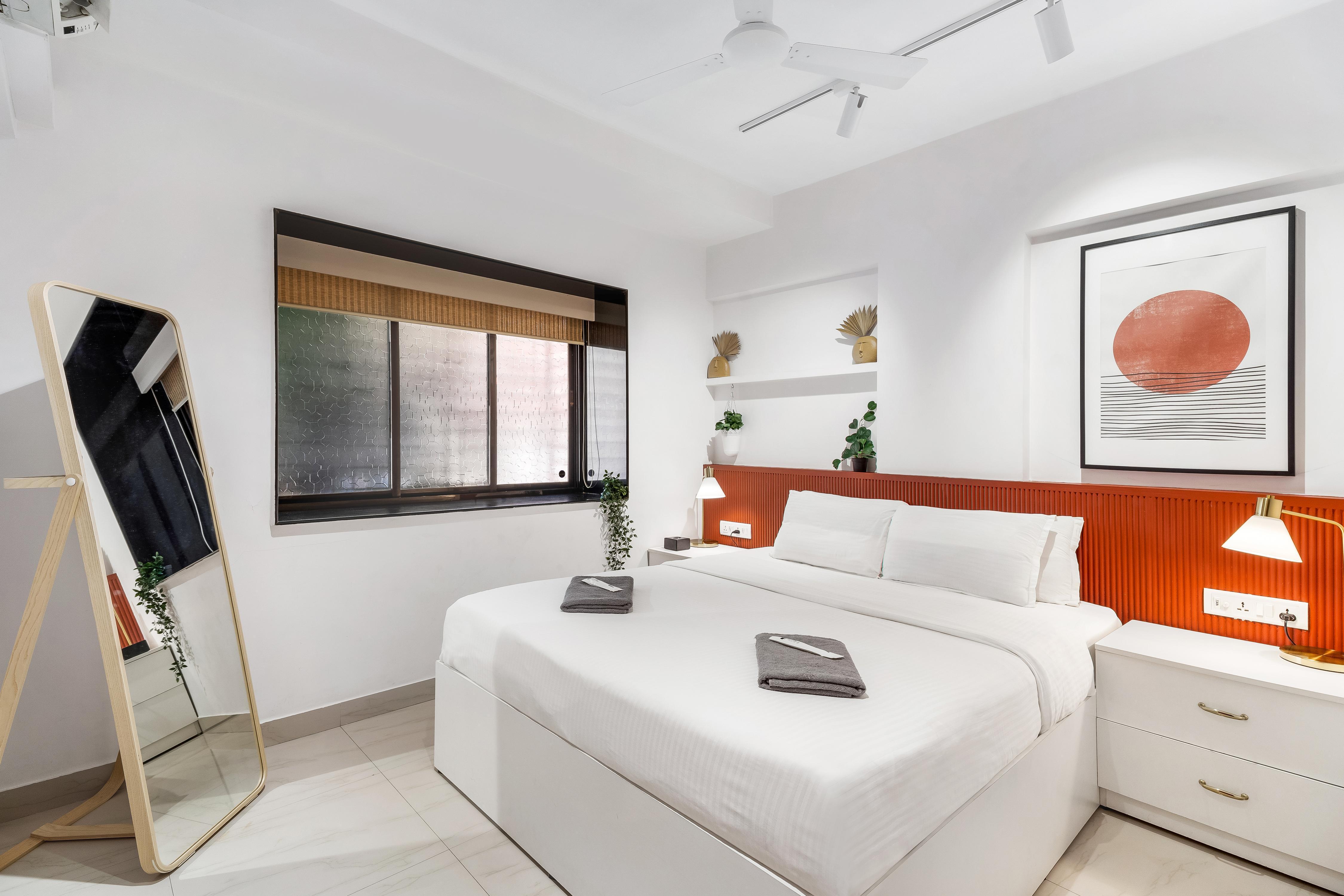Ivy 1BHK in Bandra W by SquareOne Stays - Tap to explore photos