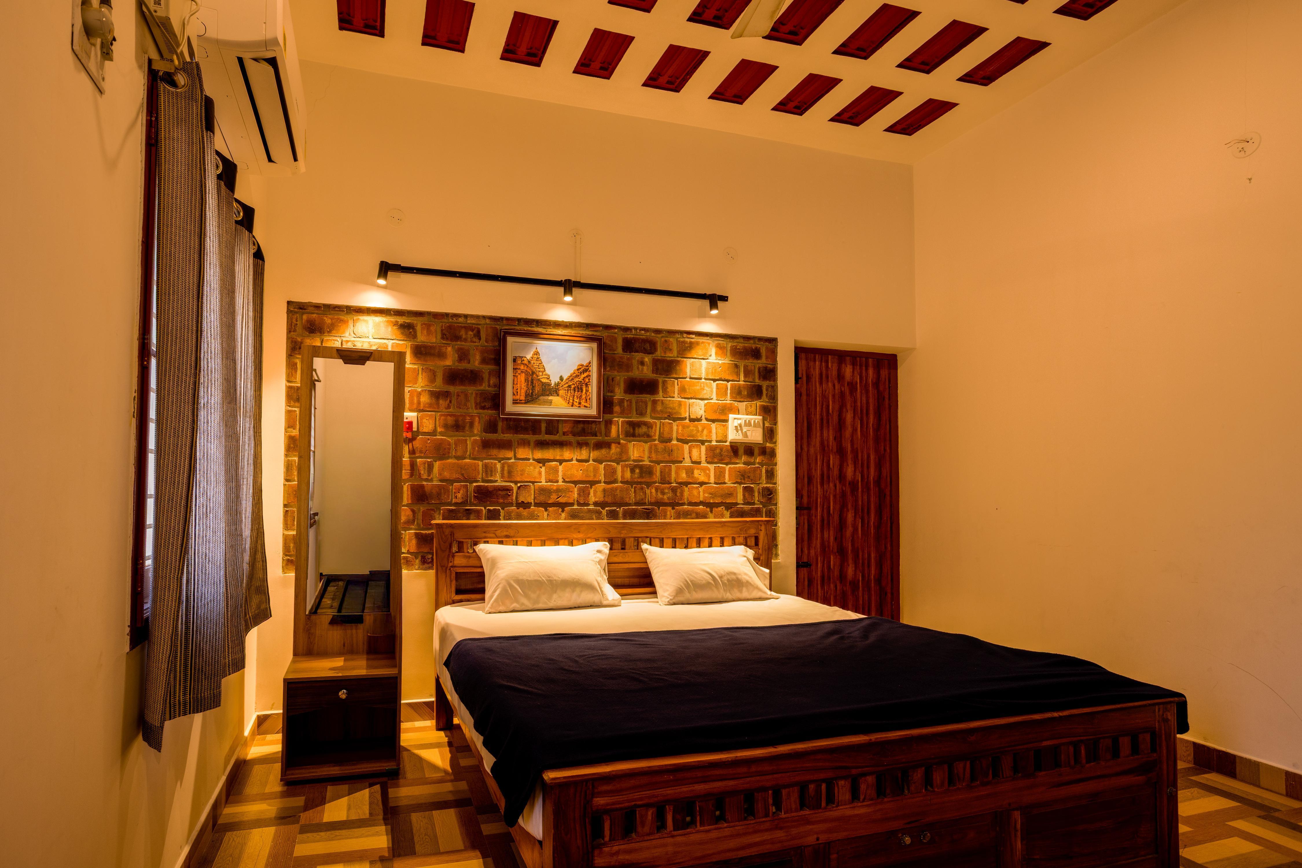 GOLDEN LOOM HOMESTAY - Tap to explore photos