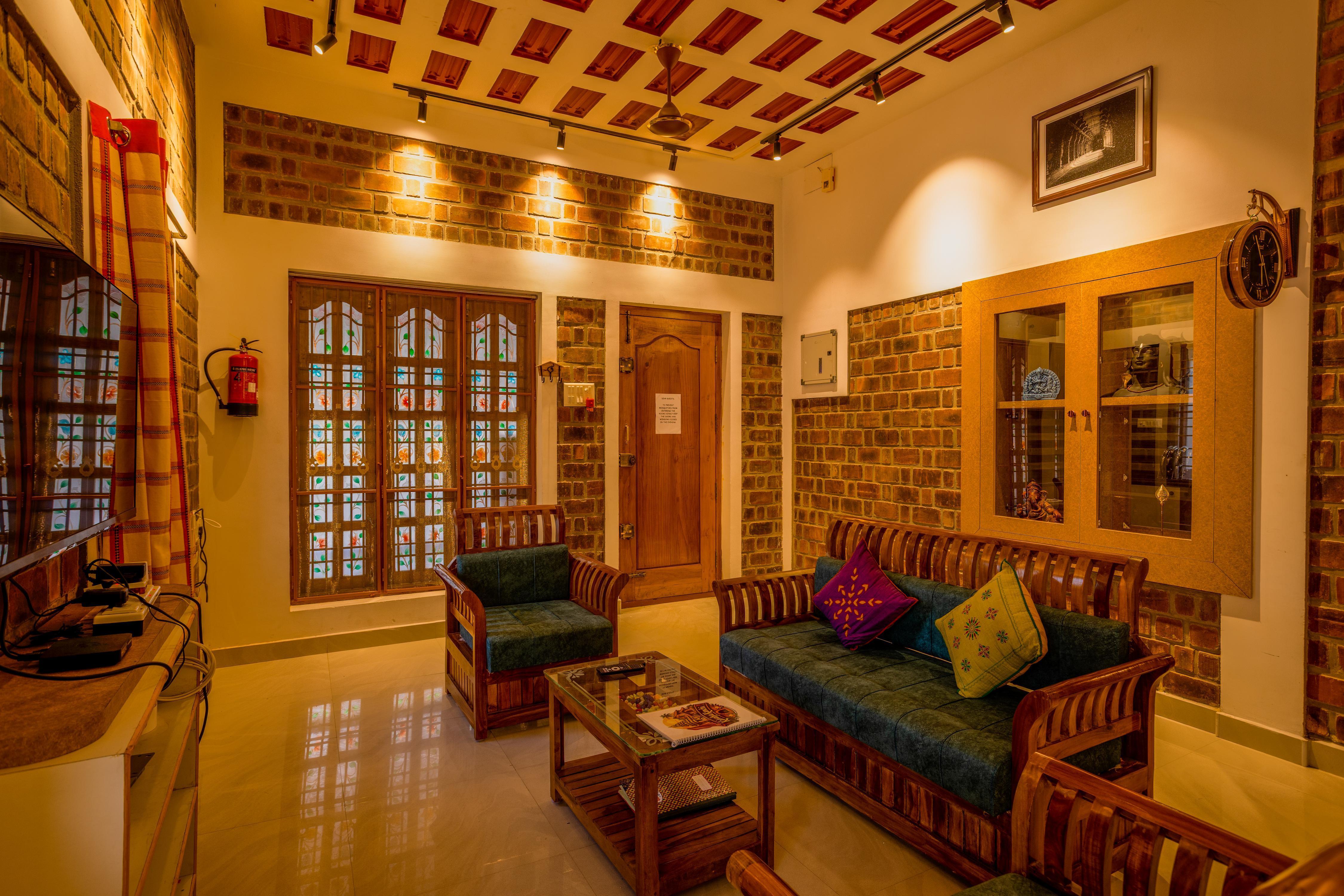 GOLDEN LOOM HOMESTAY - Tap to explore photos