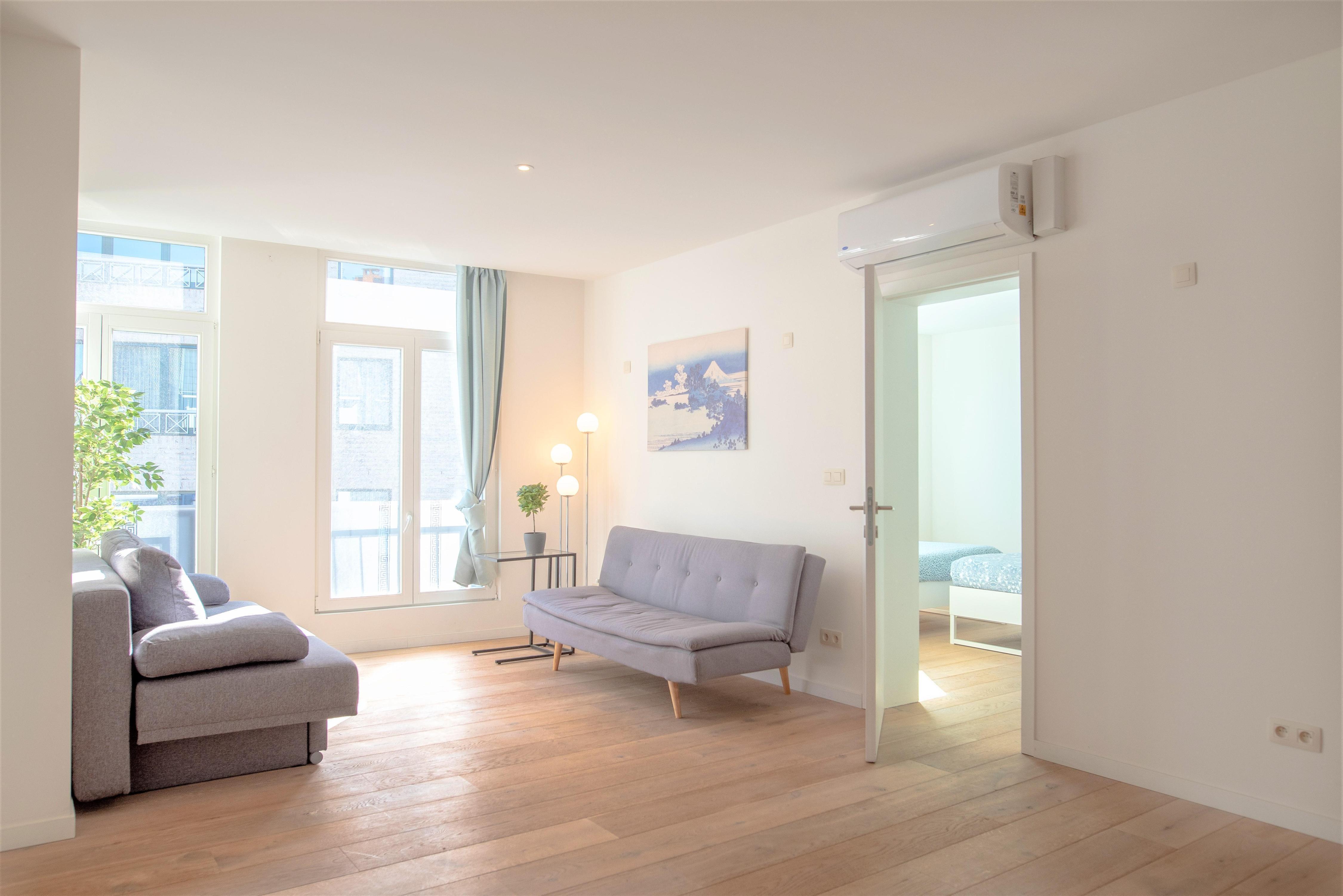 12-Guest Apartment on the Main Square - Tap to explore photos