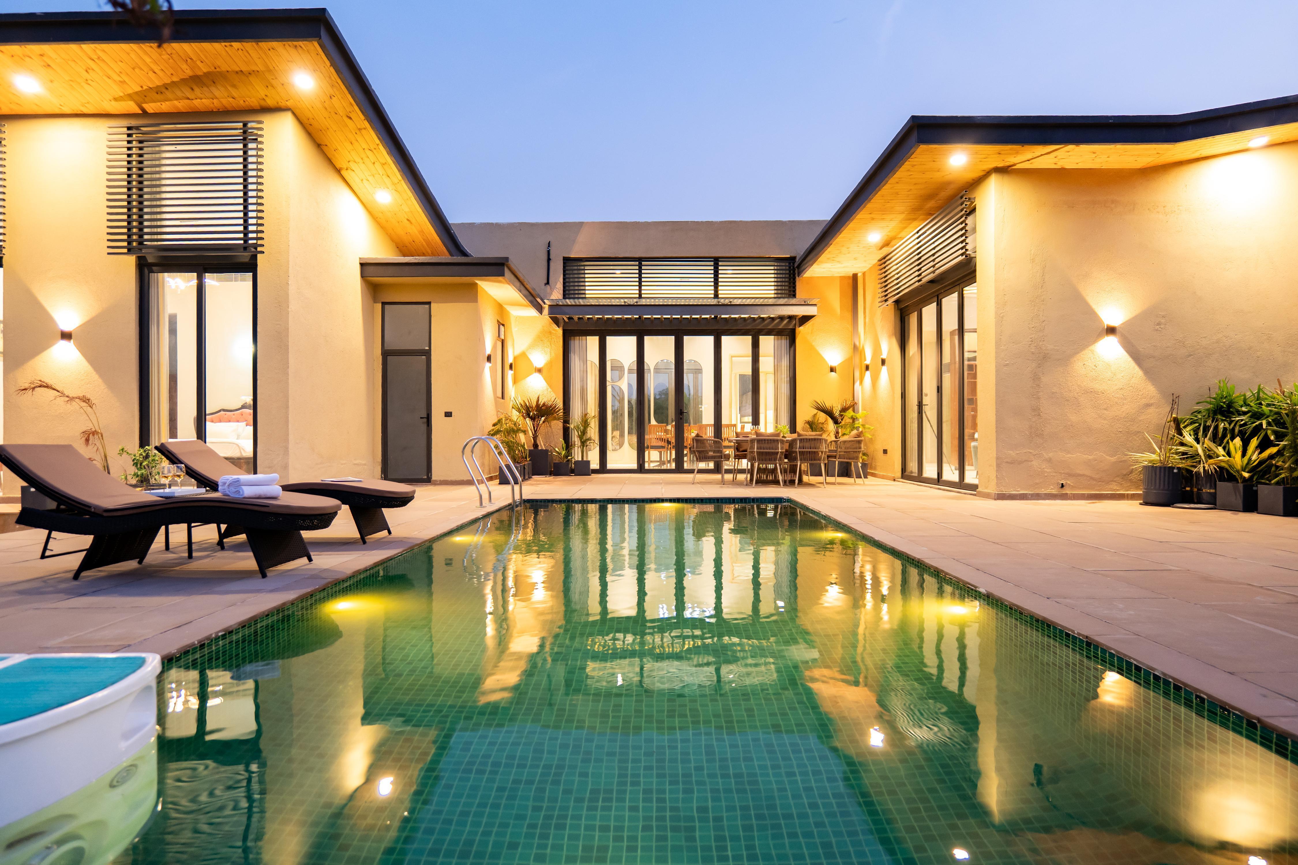 ELIVAAS Signature 24 Carat 4 BHK Villa with Pvt Pool & Garden - Tap to explore photos