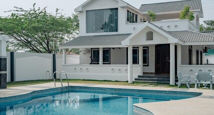 Bliss Farm Stays | Iris Room Type - Bliss Farm Stay Iris .