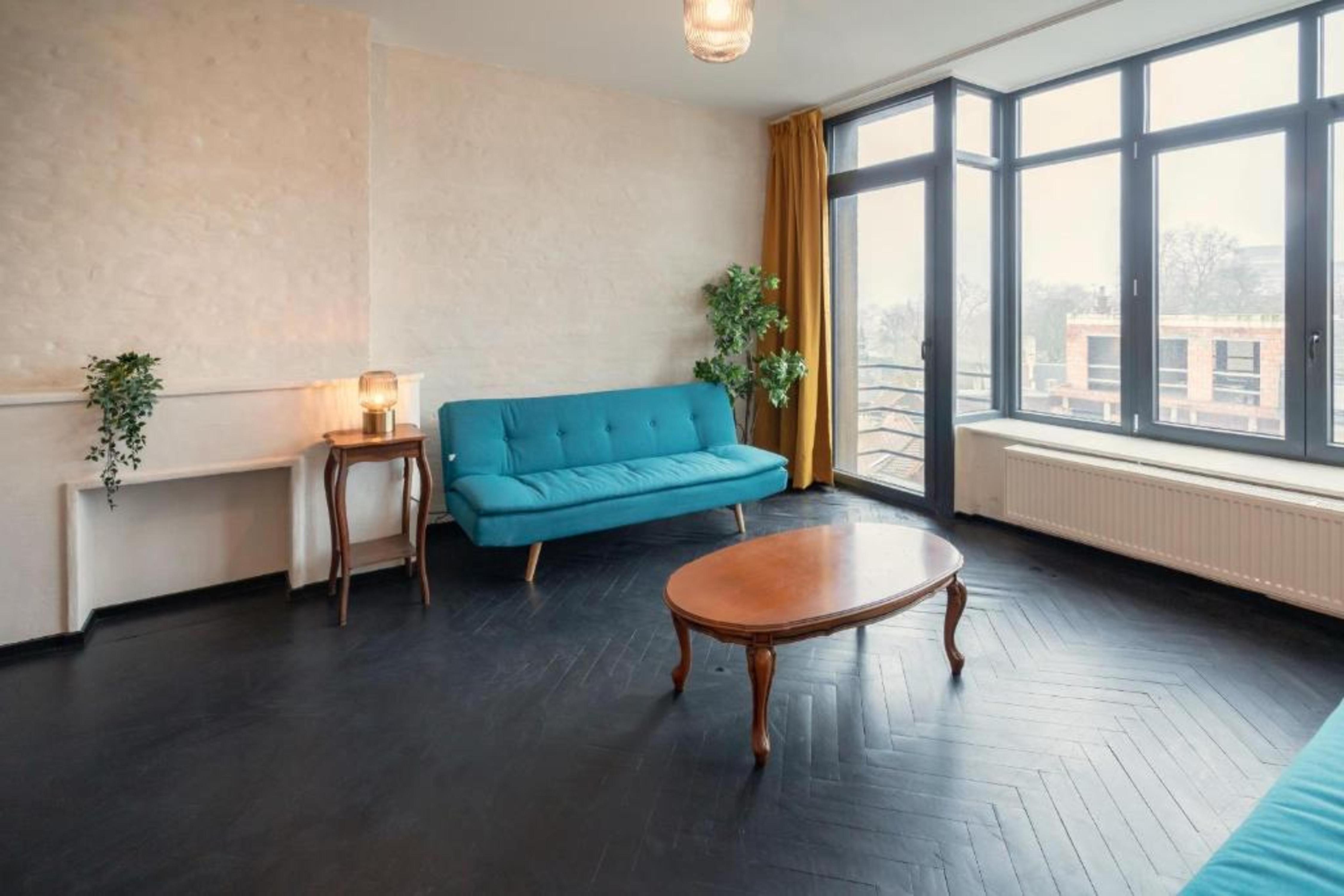 Centrally Located Antwerp Stay for 10 - Tap to explore photos