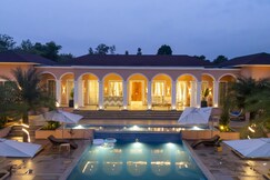 Aaramghar Stays - 3 BR Secret Garden w/ Kids Pool