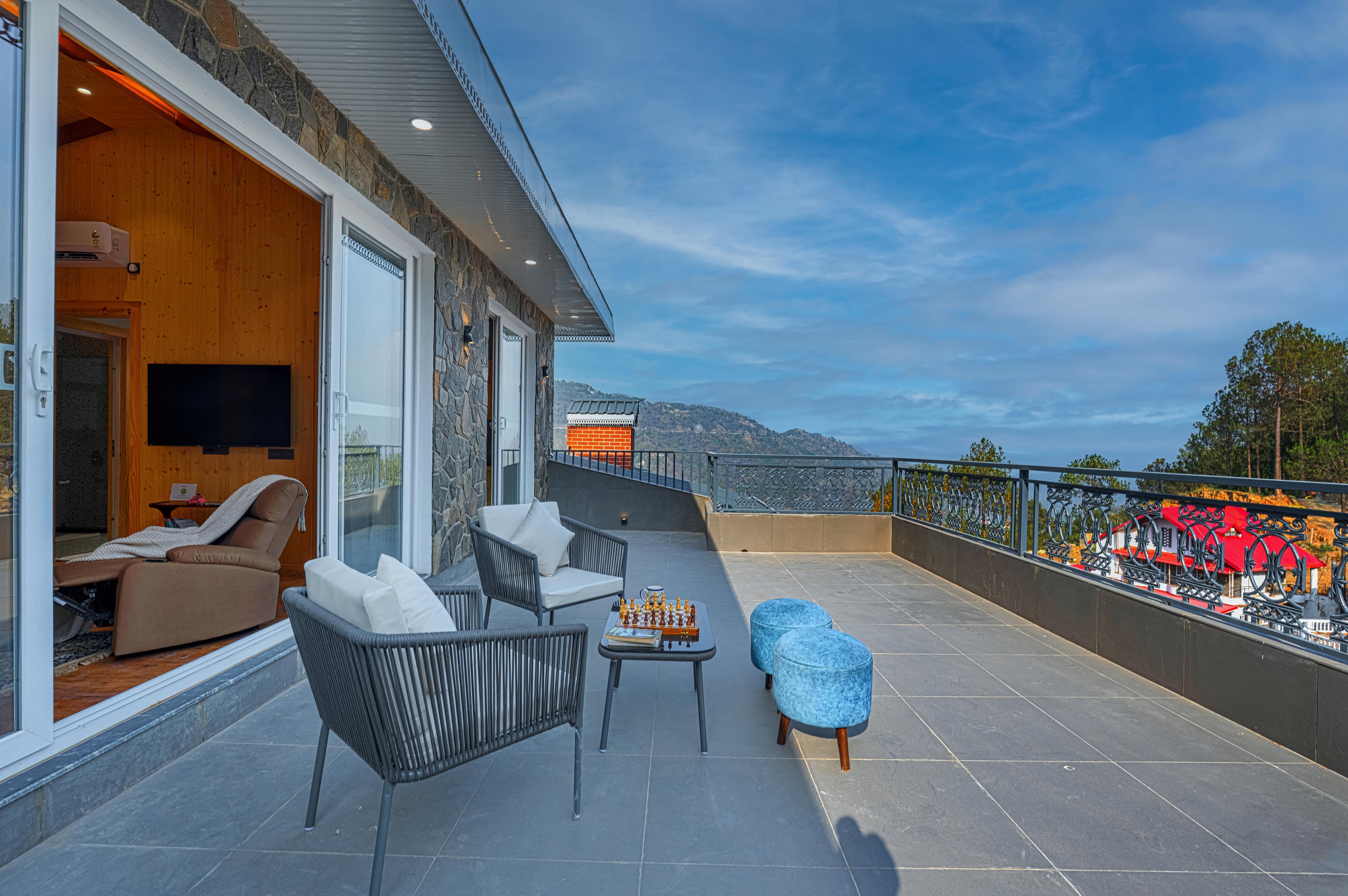 ELIVAAS Signature Bask and Blessings Highlands | 7 BHK Retreat With Jacuzzi - Tap to explore photos