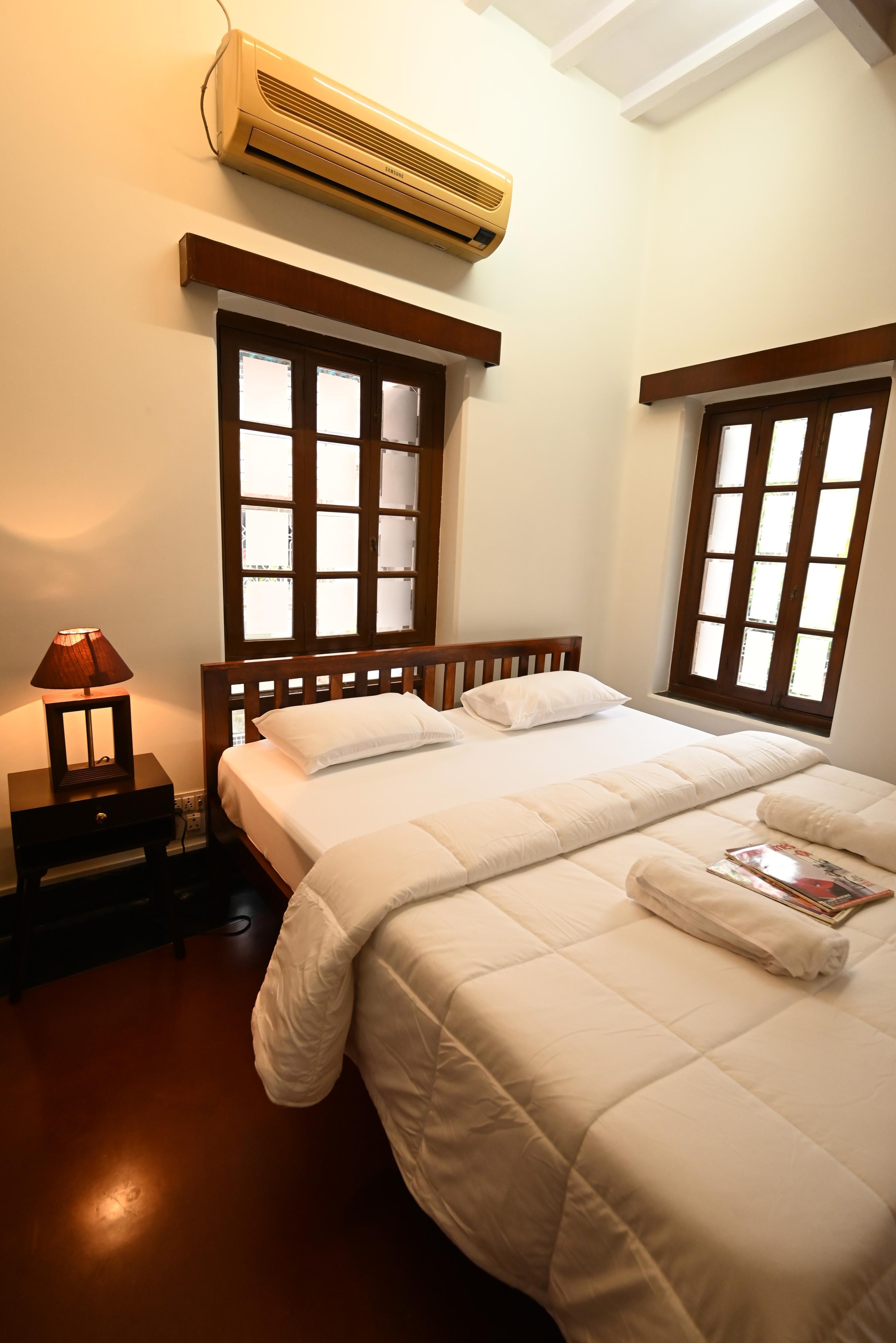 Heritage Bungalow in South Kolkata Ballygunge - Tap to explore photos