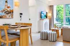 2BHK with Pool nr Candolim Beach | Palms By Umiya | Hireavilla