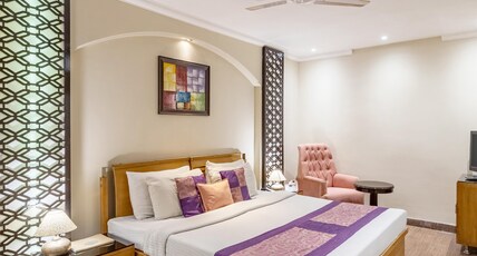 palm hotel near karolbagh Room Type - Executive Room